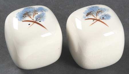 Blue Willow Salt & Pepper Set