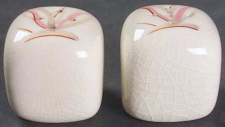 Dragon Flower Salt & Pepper Set