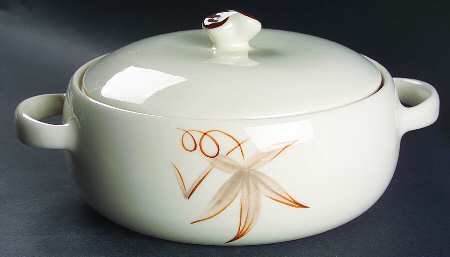 Passion Flower 2 Qt Round Covered Casserole