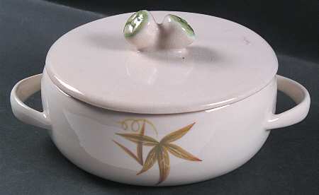 WIN1 2 Qt Round Covered Casserole