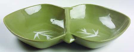 WIN13 15" Oval Divided Vegetable Bowl