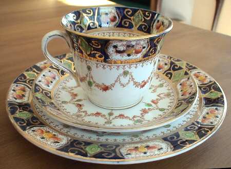 Mona Footed Cup & Saucer Set