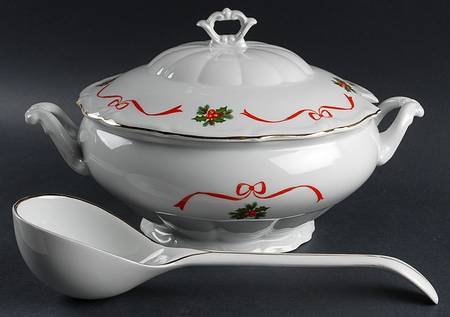 Holiday Ribbon (Swirled) Tureen & Lid w/Ladle