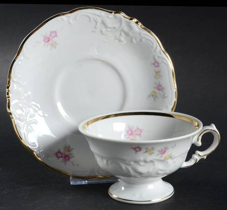 Rose Garland Footed Cup & Saucer Set