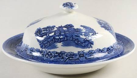 Blue Willow (Older) Round Covered Butter