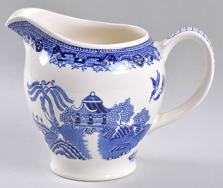 Blue Willow (Older) 32 Oz Pitcher