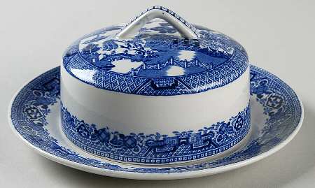 Blue Willow (Older) Round Covered Butter