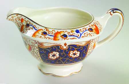 Braemar (Scalloped) Creamer