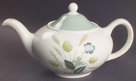 Clovelly (Green Shaded Clover) Teapot & Lid