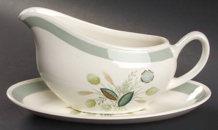 Clovelly (Green Shaded Clover) Gravy Boat & Underplate