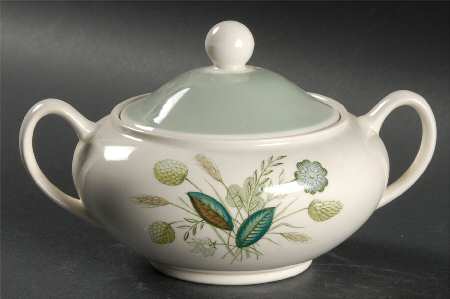 Clovelly (Green Shaded Clover) Sugar Bowl & Lid