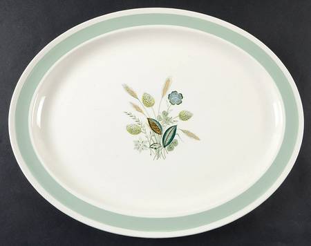 Clovelly (Green Shaded Clover) 16" Oval Serving Platter