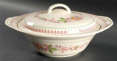 Doris (Red Border, Ridged Rim) Round Covered Vegetable