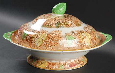 English Scenery Light Brown Multicolor Round Covered Vegetable
