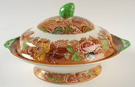 English Scenery Light Brown Multicolor Round Covered Vegetable