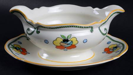 Horton Gravy Boat with Attached Underplate