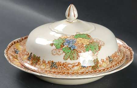 Hyde (Scalloped Edge) Round Covered Butter