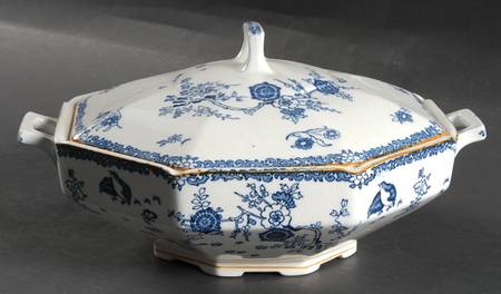 Old Bow Blue Round Covered Vegetable