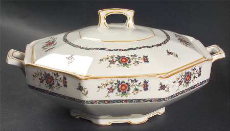 Old Chester Round Covered Vegetable