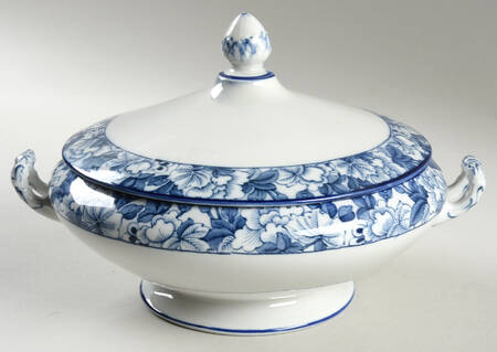 Patricia Blue Round Covered Vegetable