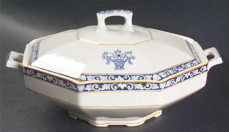 Stuart Round Covered Vegetable