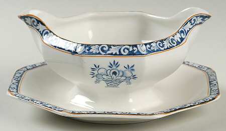 Stuart Gravy Boat with Attached Underplate