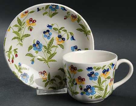 Victorian Gardens Flat Cup & Saucer Set