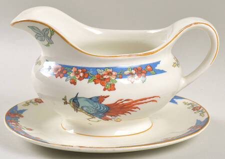 WOO1 Round Gravy Boat/Attached Underplate