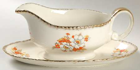WOO10 Gravy Boat & Underplate