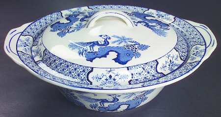 Yuan Blue and White (Older) Round Covered Vegetable