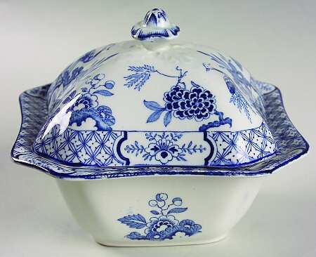 Yuan Blue and White (Older) Sauce Boat & Lid