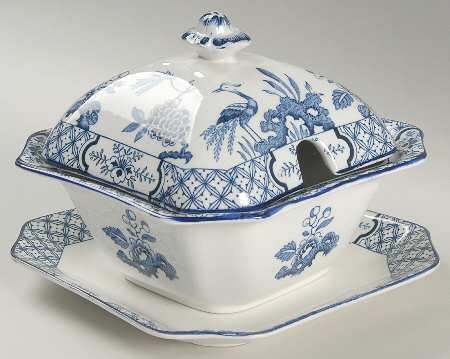 Yuan Blue and White (Older) Sauce Boat & Lid with Underplate