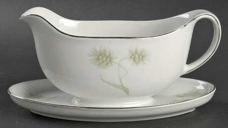 Greenbriar Gravy Boat with Attached Underplate