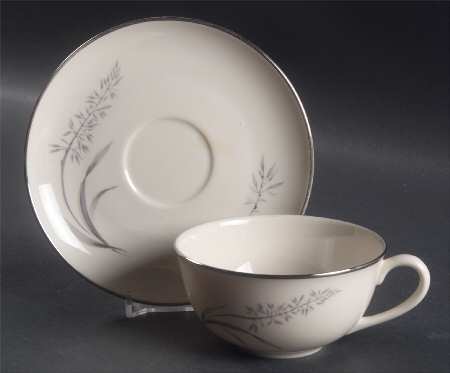 Nivara Flat Cup & Saucer Set