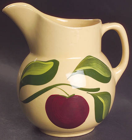 Apple 36 Oz Pitcher