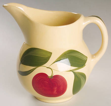 Apple 16 Oz Pitcher