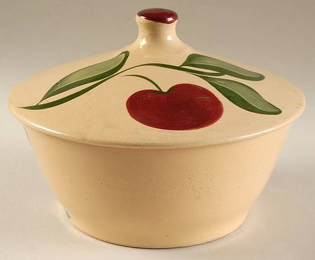 Apple Round Covered Baker