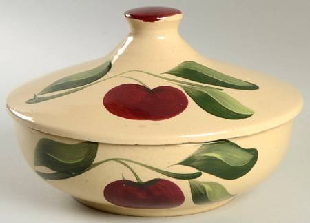Apple Round Covered Baker