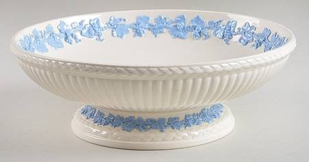 2804 (Edme, Blue Grapes) 9" Footed Bowl