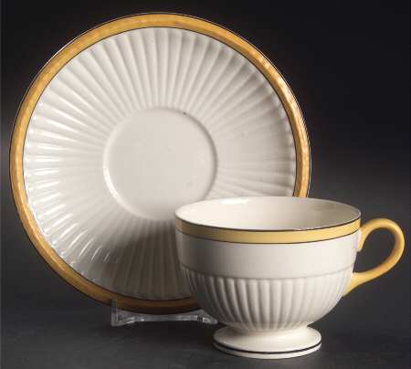 A7049 Footed Cup & Saucer Set
