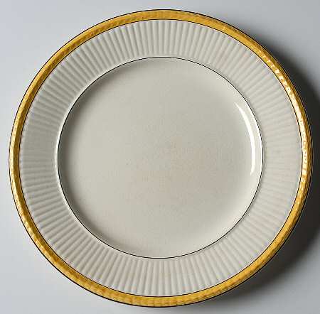 A7049 Luncheon Plate