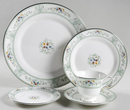 Agincourt Green 40 Piece Estate Set by Wedgwood