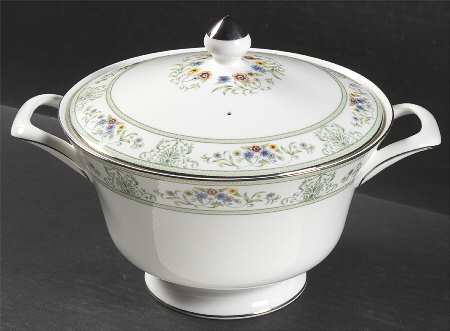 Agincourt Green Round Covered Vegetable