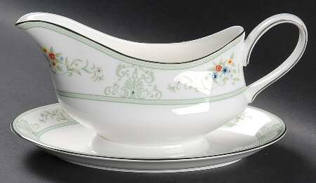 Agincourt Green Gravy Boat with Attached Underplate