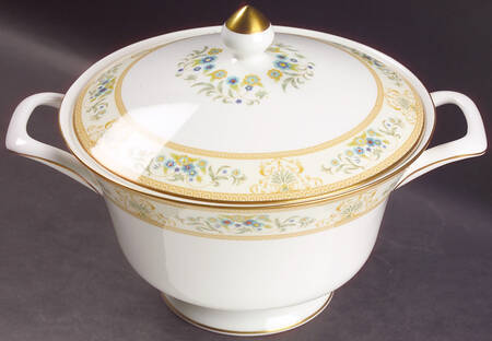 Agincourt Ivory Round Covered Vegetable