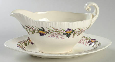Clover Border Gravy Boat & Underplate