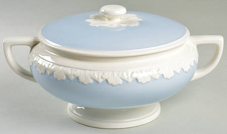 Albion Corinthian Blue Round Covered Vegetable
