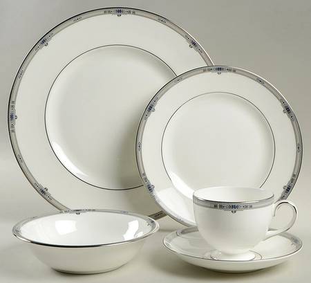 Amherst (Platinum Trim) 5 Piece Place Setting