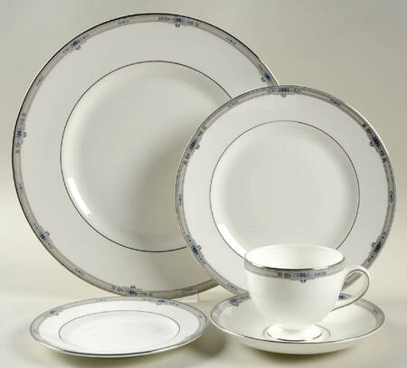 Amherst (Platinum Trim) 40 Piece Estate Set