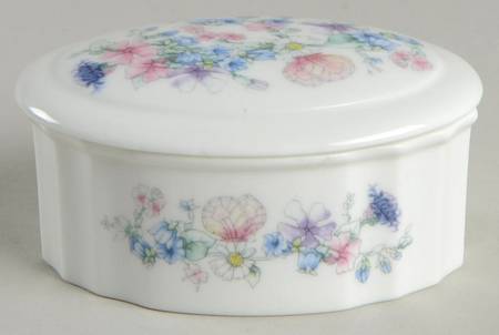 Angela Small Oval Box & Lid